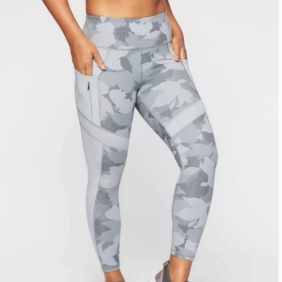 Athleta Pants - Athleta Gray Camo 7/8 Legging
